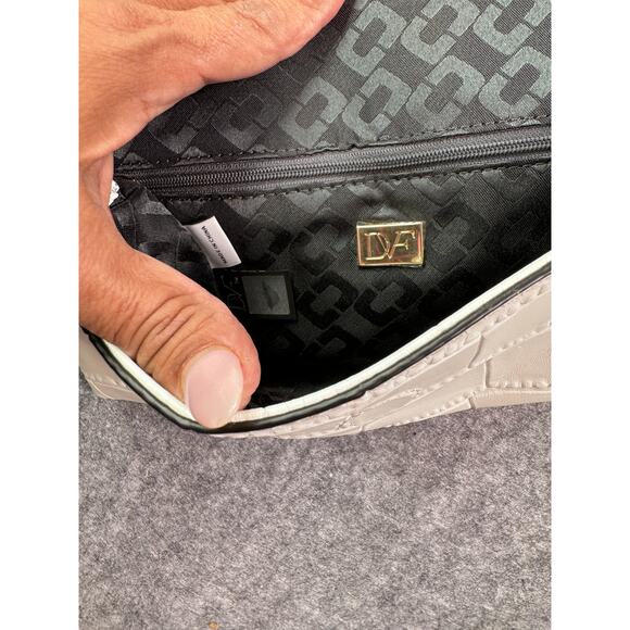 Diane‎ VonFurstenberg White/Silver/Black Textured Leather Flapped Clutch - Picture 3 of 8